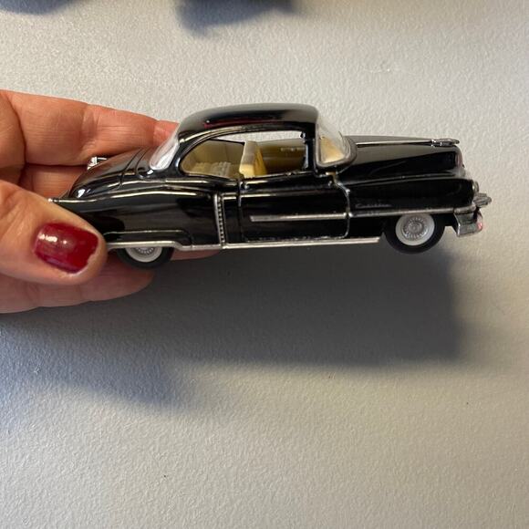 Hot Wheels 1953 Cadillac 1957 Chevrolet Belair 1957 Chevrolet Corvette & Camaro - Picture 5 of 7